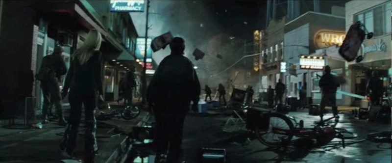 Illustration for article titled 61 Super 8 screengrabs unlock the clues in J.J. Abrams' new trailer